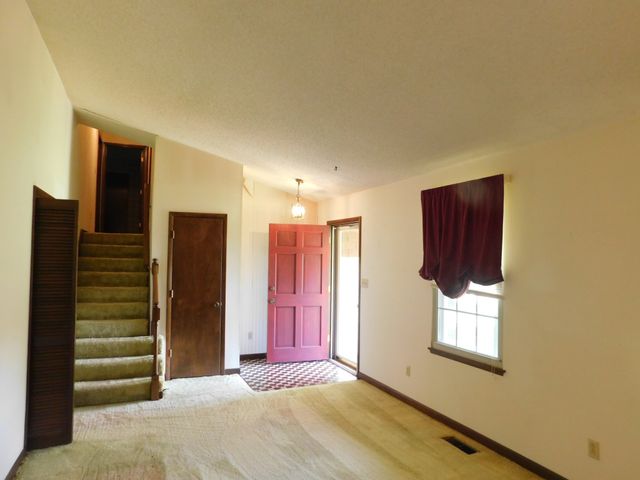 319 Harsh Ln, Castalian Springs, TN 37031