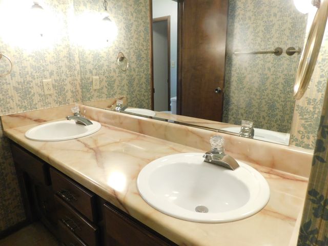 319 Harsh Ln, Castalian Springs, TN 37031