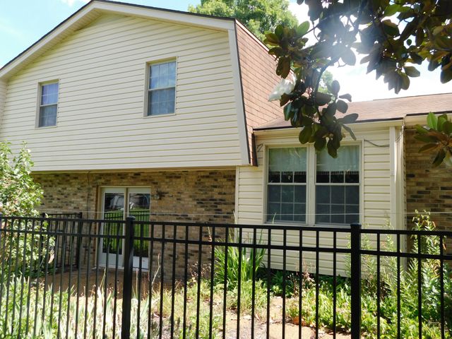 319 Harsh Ln, Castalian Springs, TN 37031