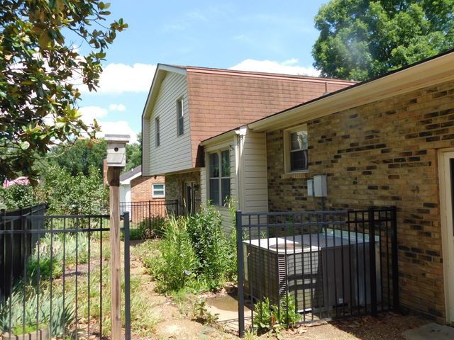 319 Harsh Ln, Castalian Springs, TN 37031