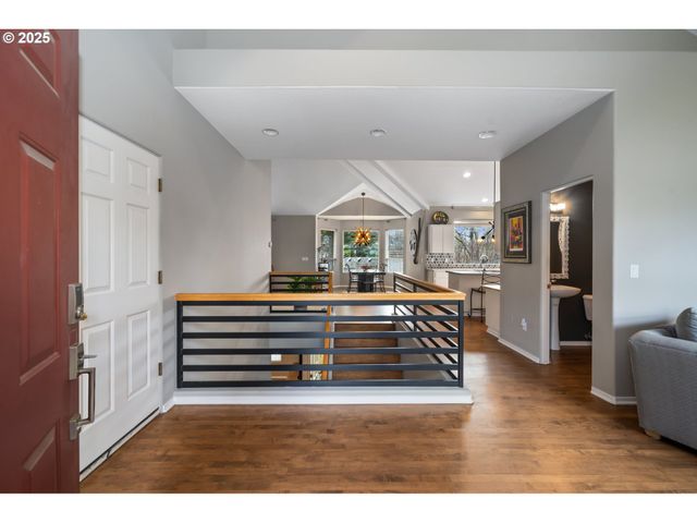 9216 Nw BARTHOLOMEW Dr, Portland, OR 97229
