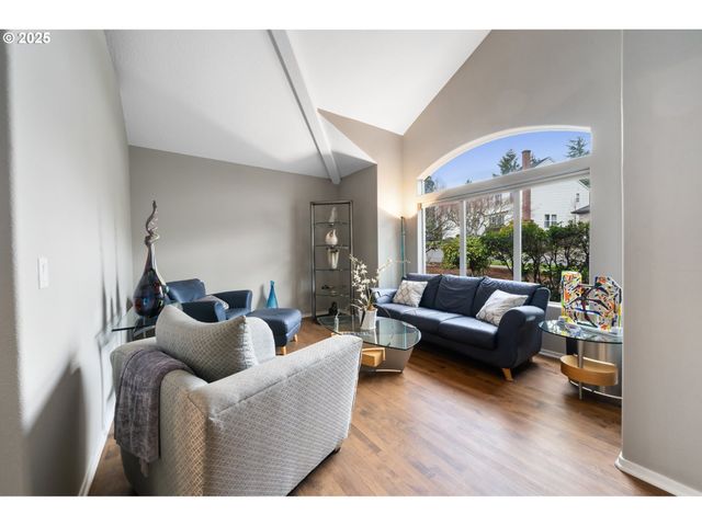 9216 Nw BARTHOLOMEW Dr, Portland, OR 97229