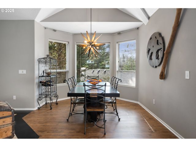9216 Nw BARTHOLOMEW Dr, Portland, OR 97229