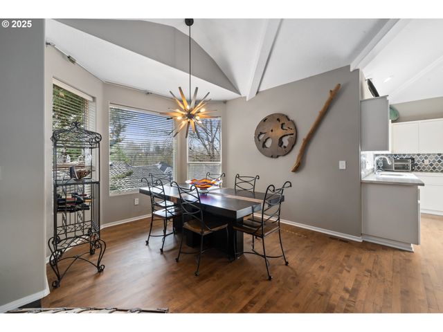 9216 Nw BARTHOLOMEW Dr, Portland, OR 97229