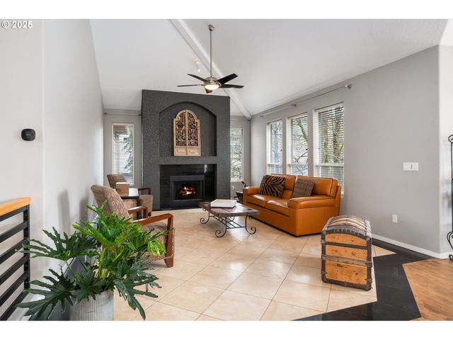 9216 Nw BARTHOLOMEW Dr, Portland, OR 97229