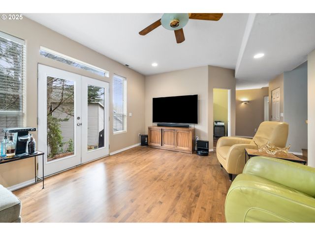 9216 Nw BARTHOLOMEW Dr, Portland, OR 97229