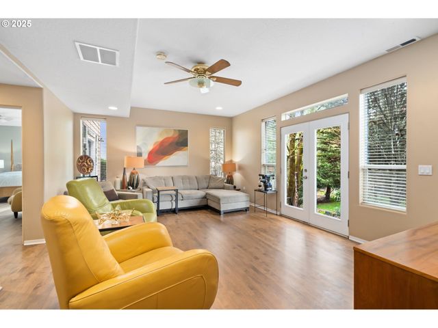 9216 Nw BARTHOLOMEW Dr, Portland, OR 97229