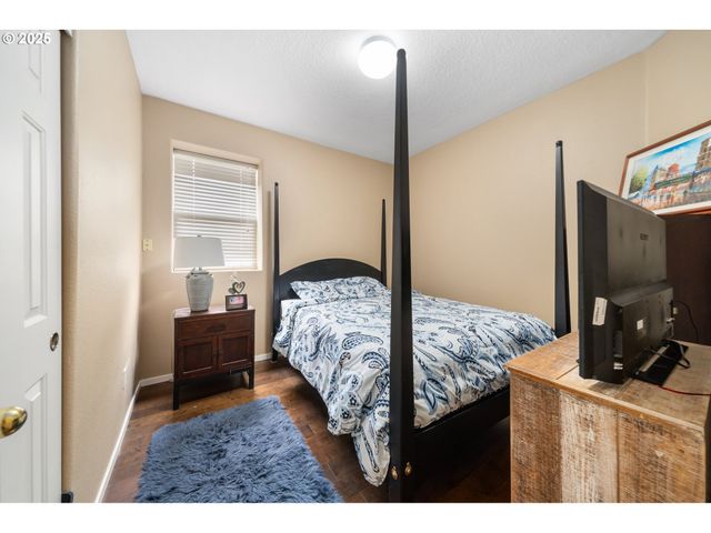 9216 Nw BARTHOLOMEW Dr, Portland, OR 97229