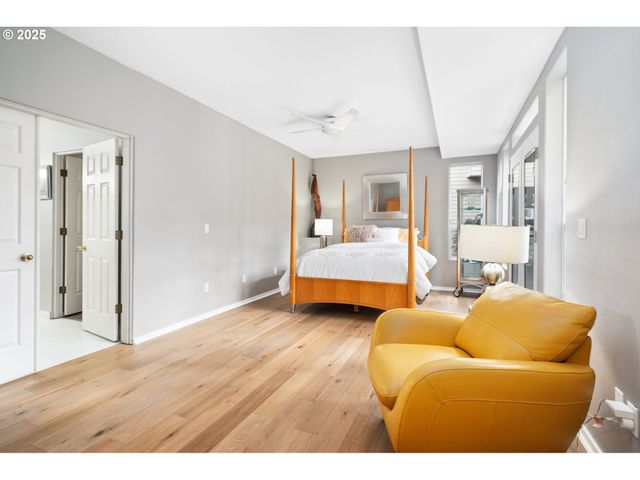 9216 Nw BARTHOLOMEW Dr, Portland, OR 97229