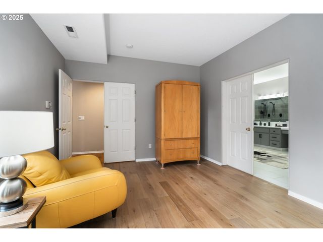 9216 Nw BARTHOLOMEW Dr, Portland, OR 97229
