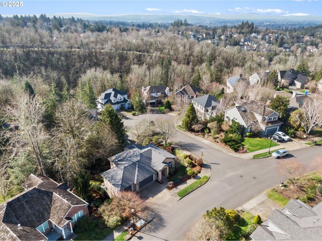 9216 Nw BARTHOLOMEW Dr, Portland, OR 97229