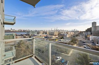 143 Old River Road 606, Edgewater, NJ 07020