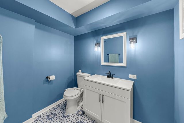 934 S Highland Avenue, Arlington Heights, IL 60005