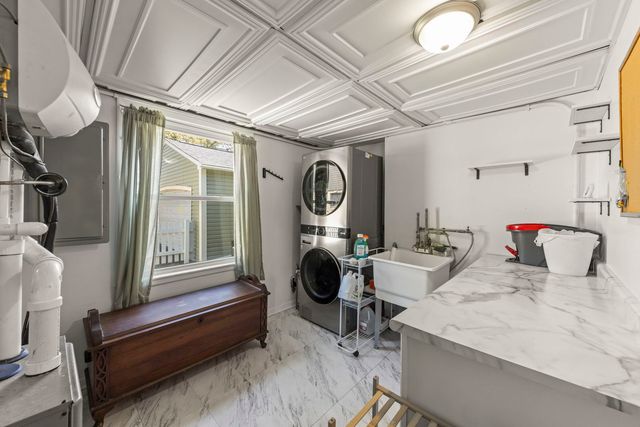 934 S Highland Avenue, Arlington Heights, IL 60005