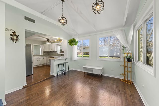 934 S Highland Avenue, Arlington Heights, IL 60005