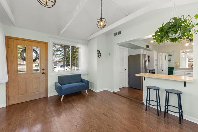 934 S Highland Avenue, Arlington Heights, IL 60005