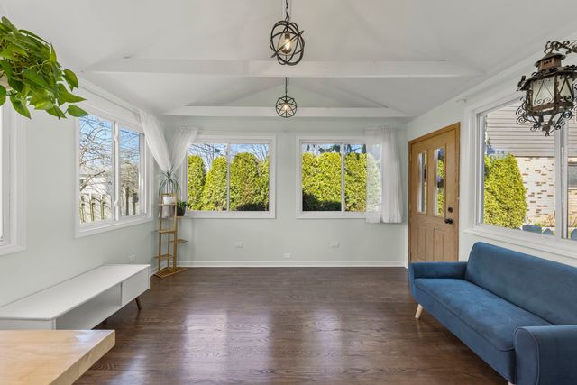 934 S Highland Avenue, Arlington Heights, IL 60005