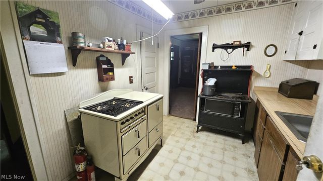 14522 Granger Road, Maple Heights, OH 44137