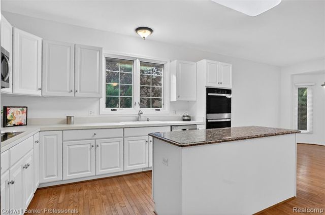 1357 Kentfield Drive, Rochester, MI 48307