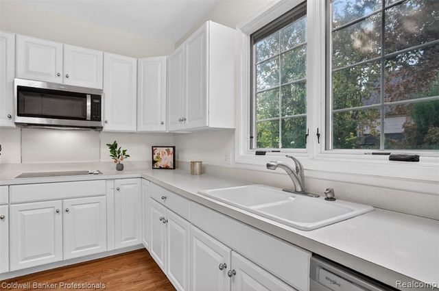 1357 Kentfield Drive, Rochester, MI 48307