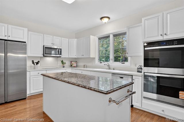 1357 Kentfield Drive, Rochester, MI 48307