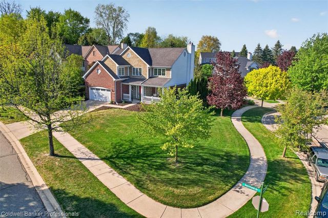 1357 Kentfield Drive, Rochester, MI 48307