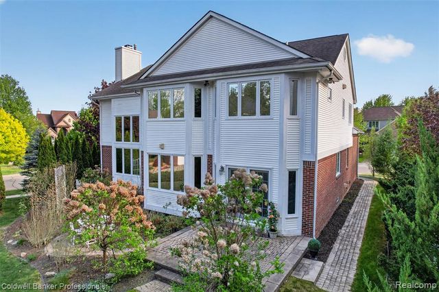 1357 Kentfield Drive, Rochester, MI 48307