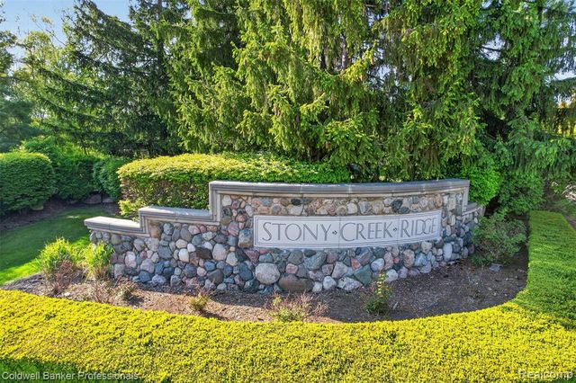 1357 Kentfield Drive, Rochester, MI 48307