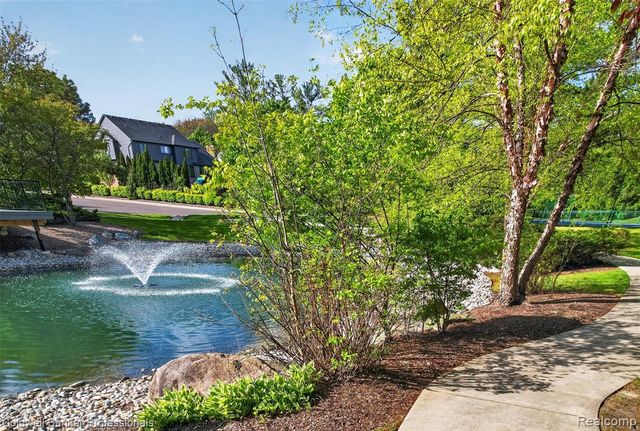 1357 Kentfield Drive, Rochester, MI 48307