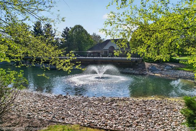 1357 Kentfield Drive, Rochester, MI 48307