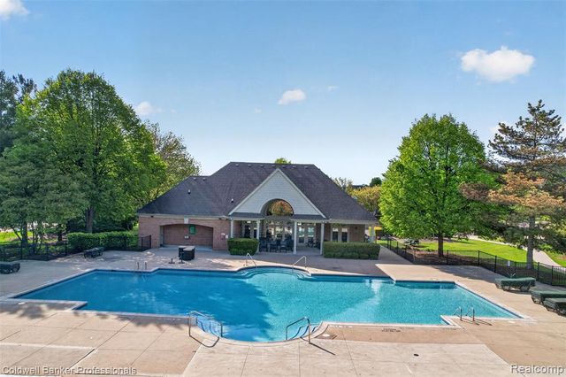 1357 Kentfield Drive, Rochester, MI 48307