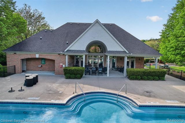 1357 Kentfield Drive, Rochester, MI 48307