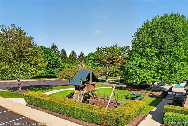 1357 Kentfield Drive, Rochester, MI 48307