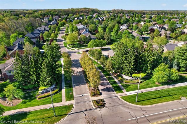 1357 Kentfield Drive, Rochester, MI 48307