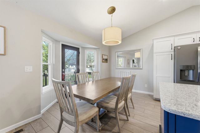 118 N Douglas Cir., Andover, KS 67002