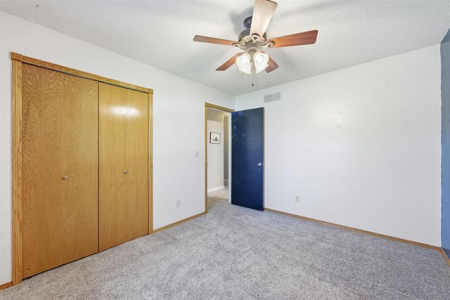 118 N Douglas Cir., Andover, KS 67002