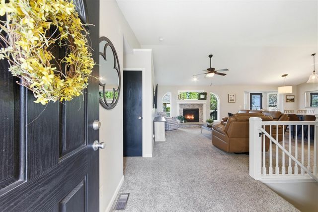 118 N Douglas Cir., Andover, KS 67002