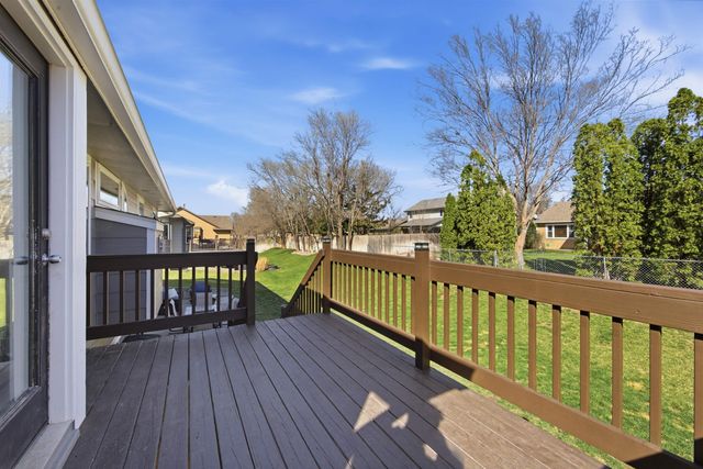 118 N Douglas Cir., Andover, KS 67002