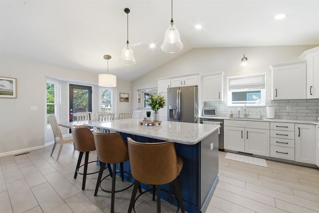 118 N Douglas Cir., Andover, KS 67002