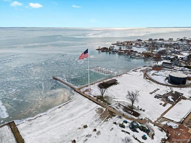 52411 Washington Street, New Baltimore, MI 48047