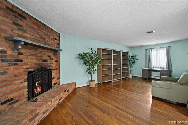 52411 Washington Street, New Baltimore, MI 48047