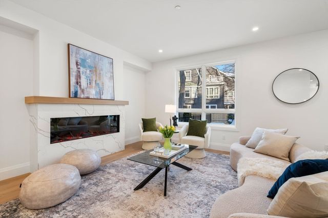 956 Walnut Street 2, Newton, MA 02461