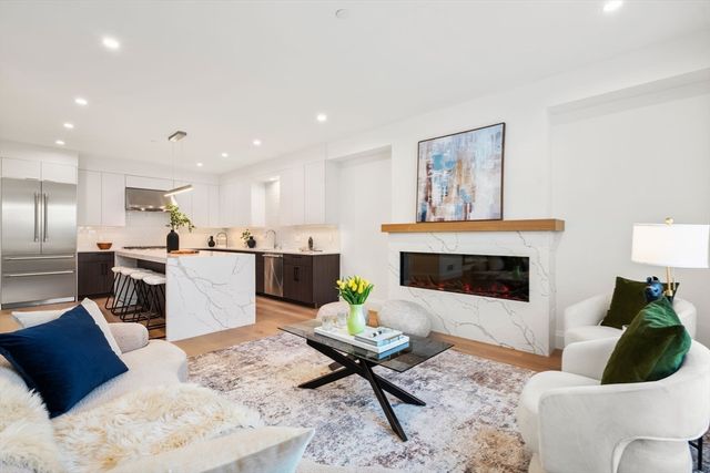 956 Walnut Street 2, Newton, MA 02461