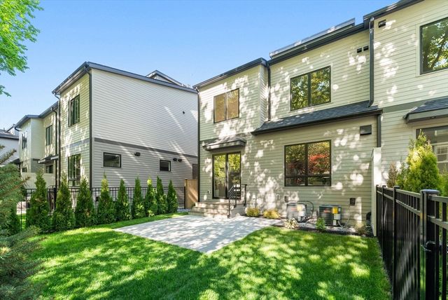 956 Walnut Street 2, Newton, MA 02461