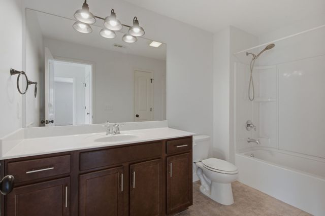 1970 Newark Ln, Thompsons Station, TN 37179