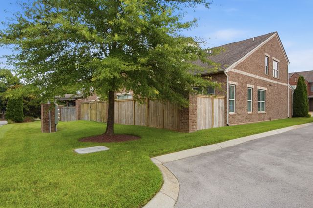 1970 Newark Ln, Thompsons Station, TN 37179