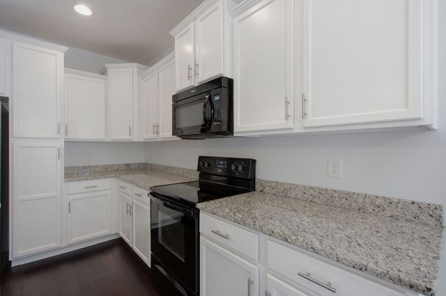 1970 Newark Ln, Thompsons Station, TN 37179