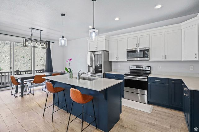 586 N HILL VIEW DR, Saratoga Springs, UT 84045