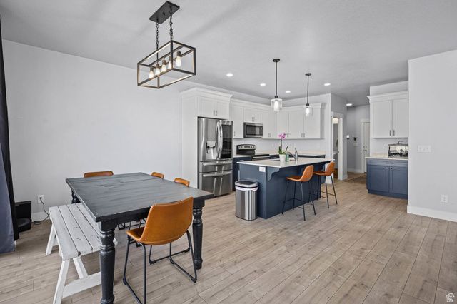 586 N HILL VIEW DR, Saratoga Springs, UT 84045