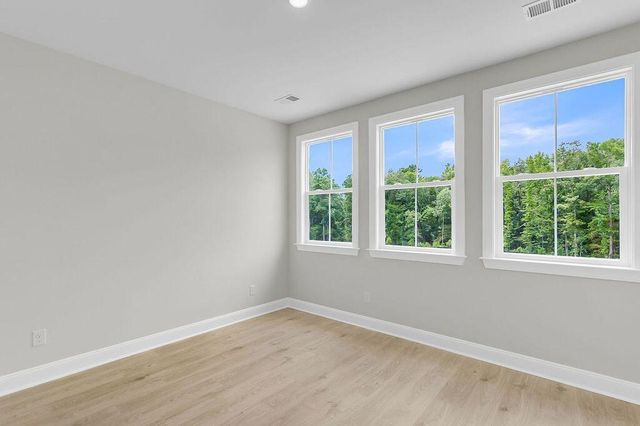 7367 Longtown Drive, Hanahan, SC 29410